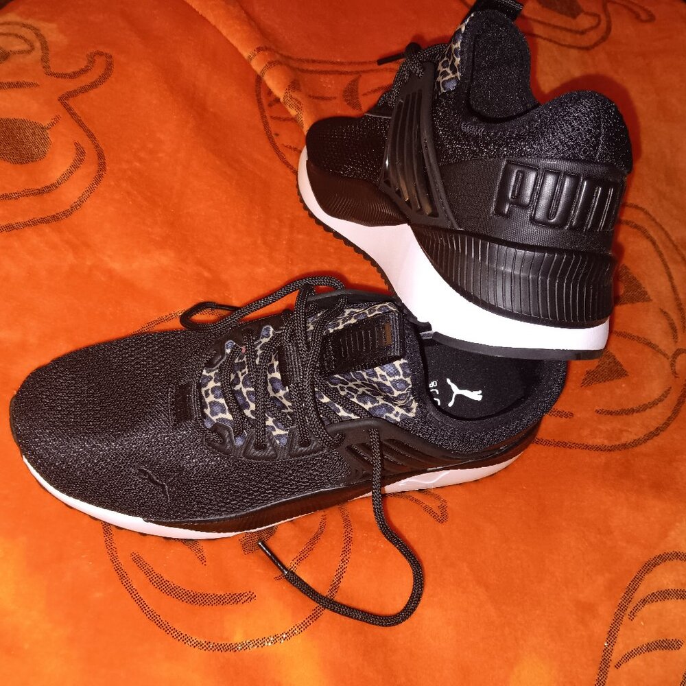 PUMA PACER FUTURE LEO SNEAKERS womens 9.5